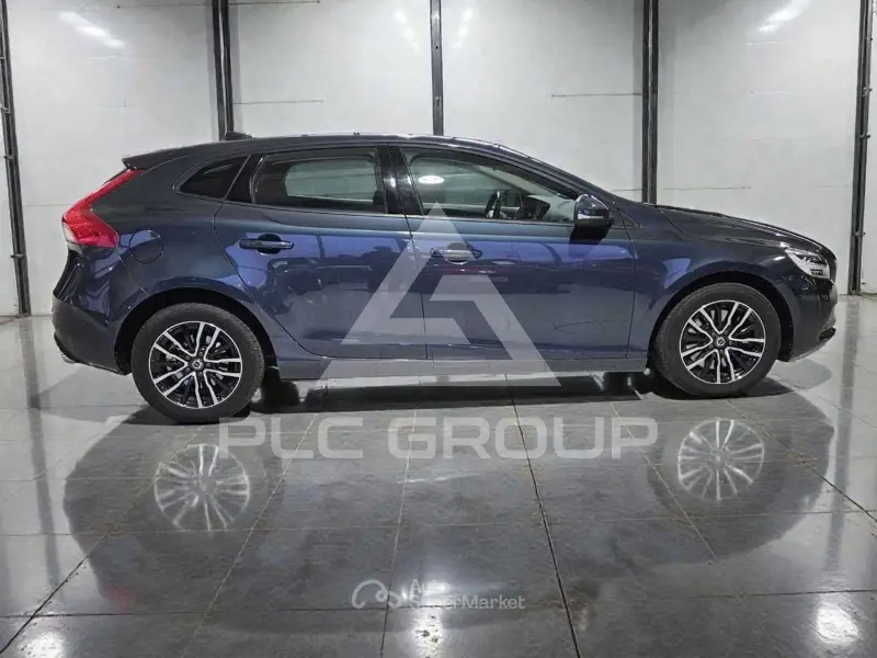 2019 Volvo V40