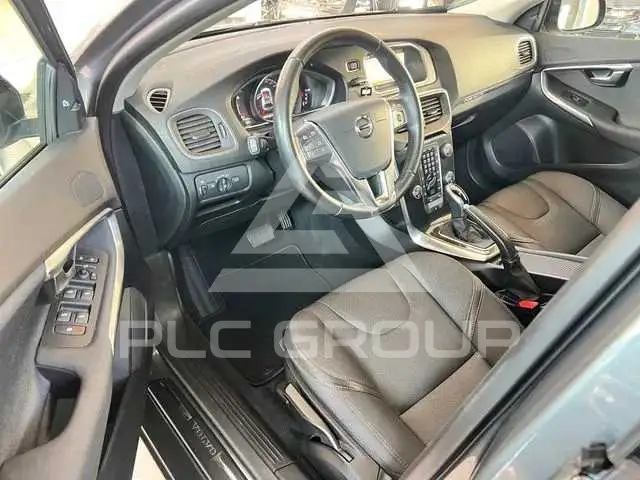 2019 Volvo V40
