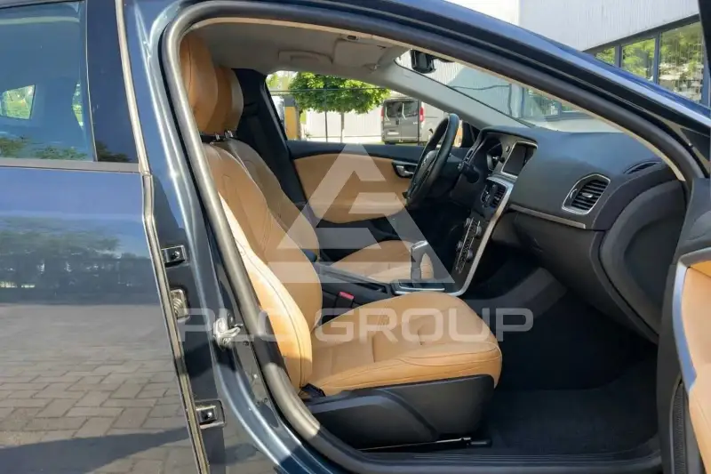 2019 Volvo V40