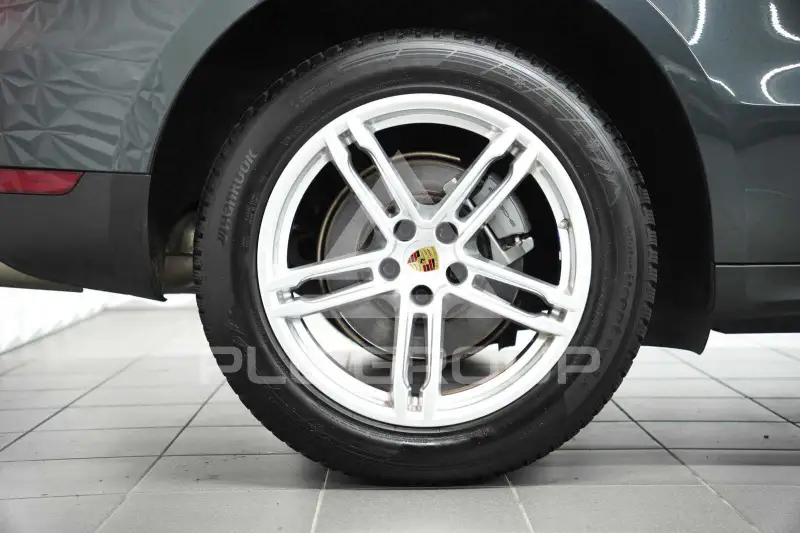 2019 Porsche MACAN