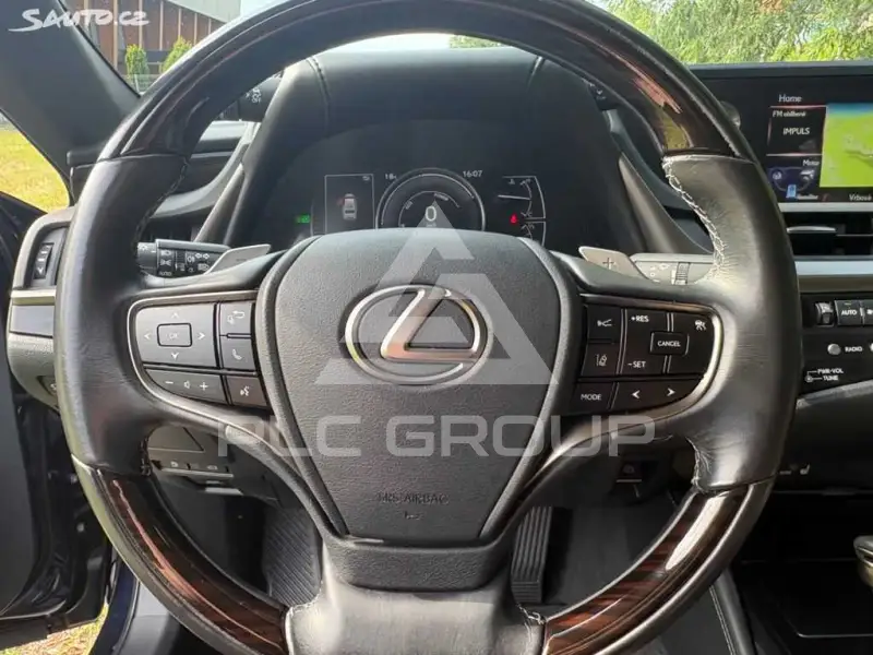 2019 Lexus ES