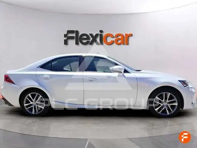 2019 Lexus IS
