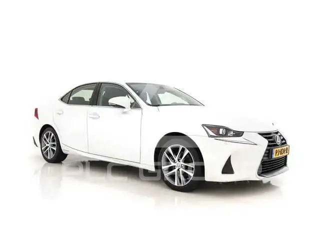 2019 Lexus IS