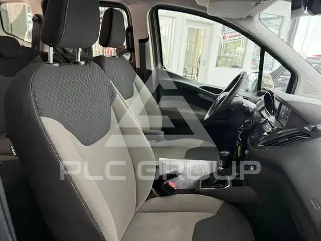 2019 Ford Tourneo