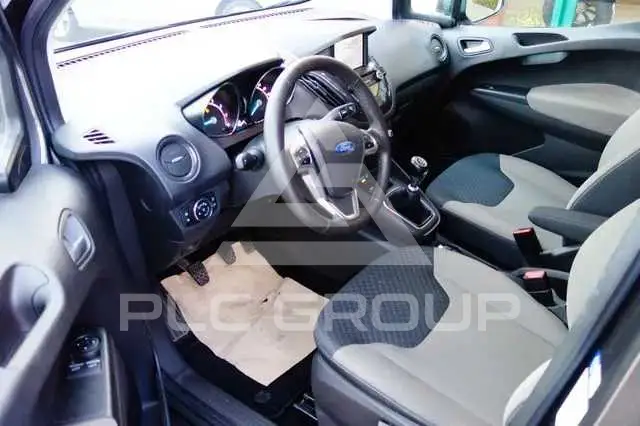 2019 Ford Tourneo