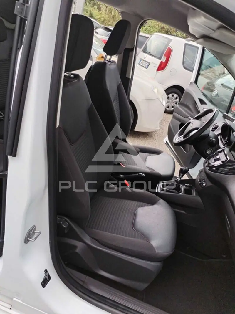 2019 Ford Tourneo