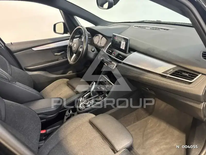 2020 BMW 218