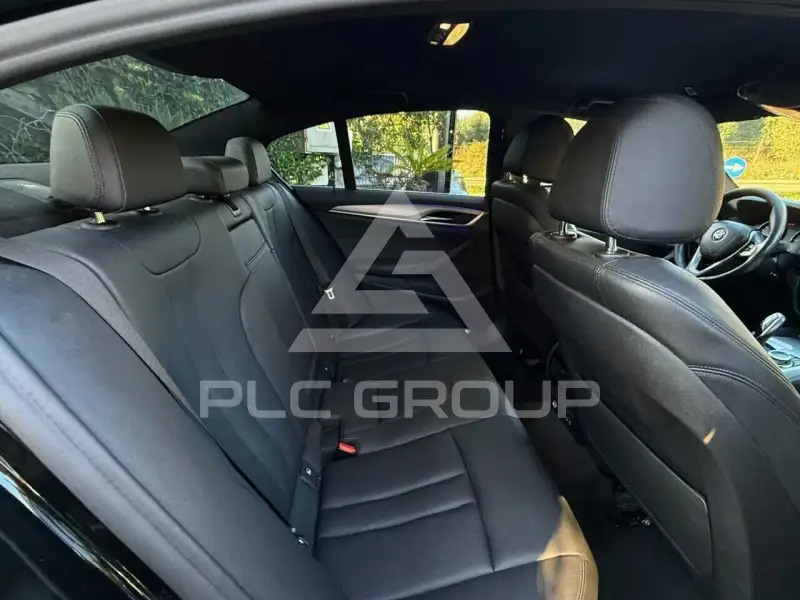 2020 BMW 523