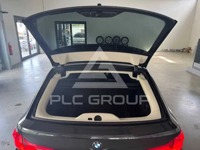 2020 BMW 523