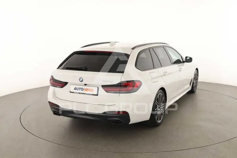 2020 BMW 523