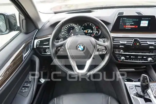 2020 BMW 523