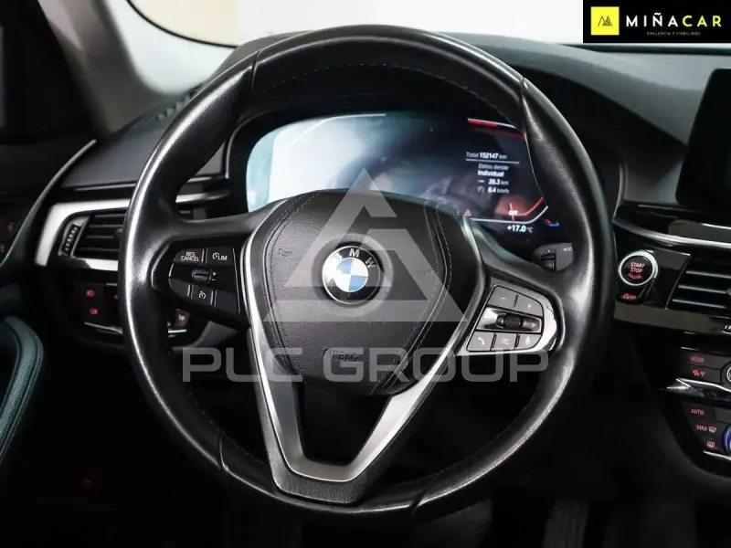 2020 BMW 523