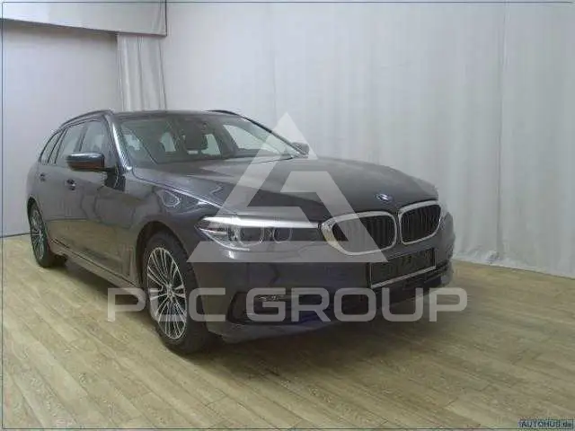 2020 BMW 523