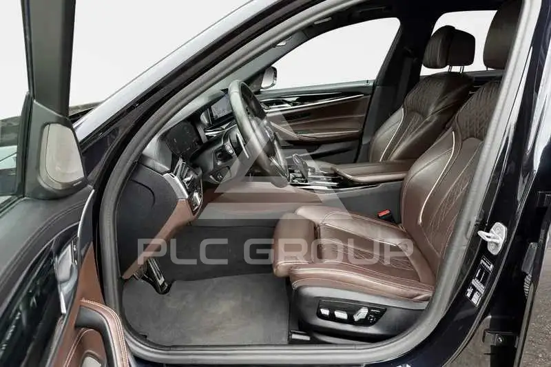 2020 BMW 523
