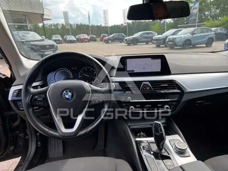 2020 BMW 523