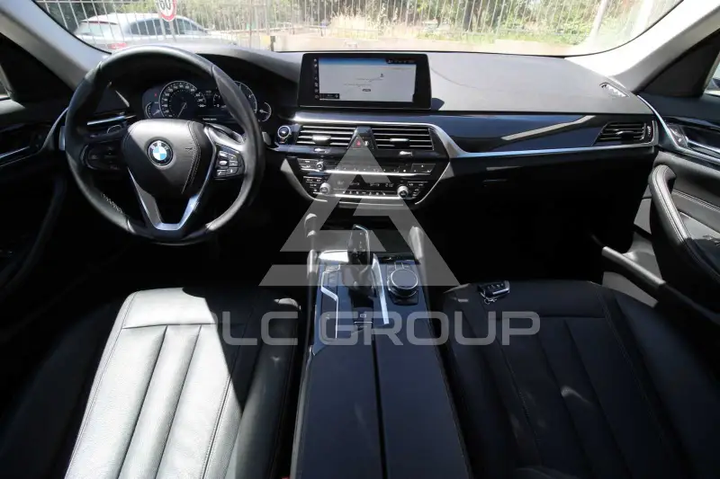 2020 BMW 523