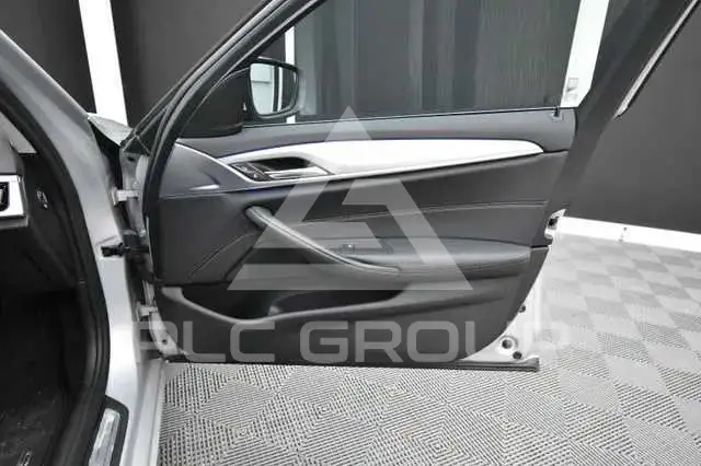 2020 BMW 523