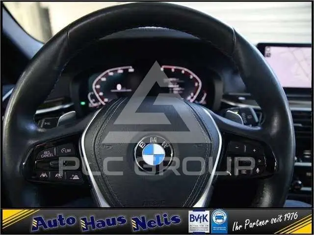 2020 BMW 523