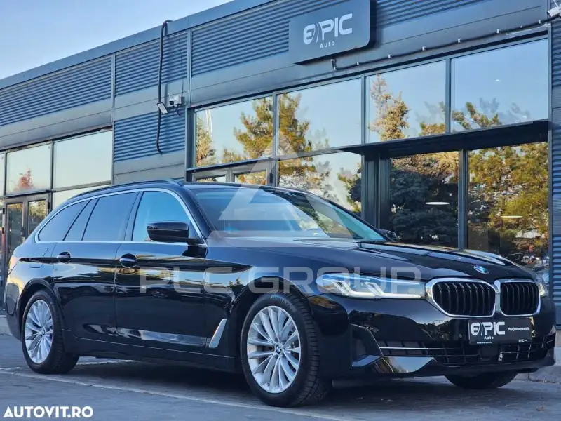 2020 BMW 523