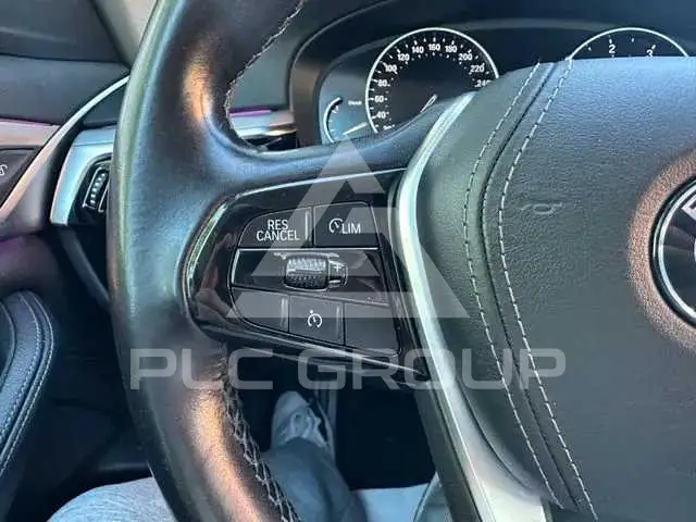 2020 BMW 523