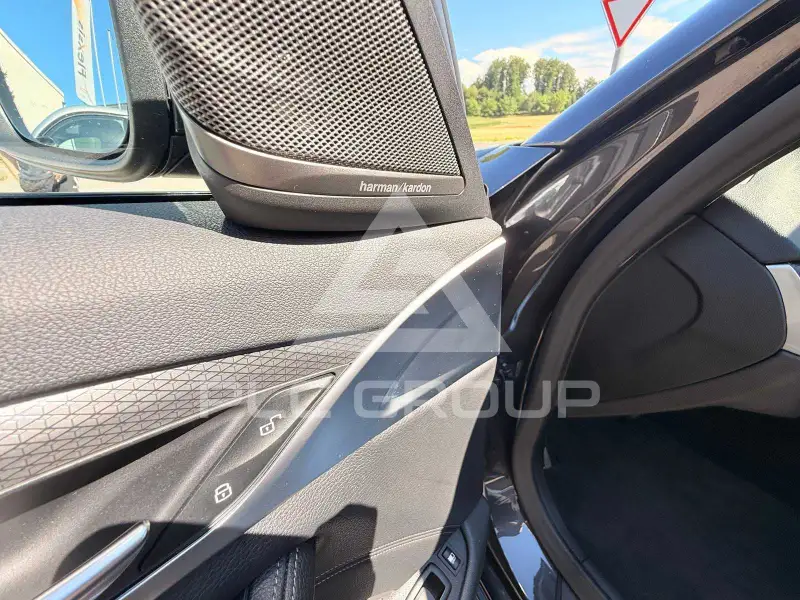 2020 BMW 523