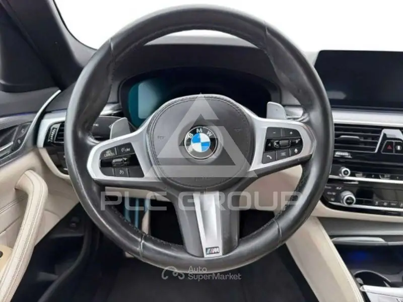 2020 BMW 523