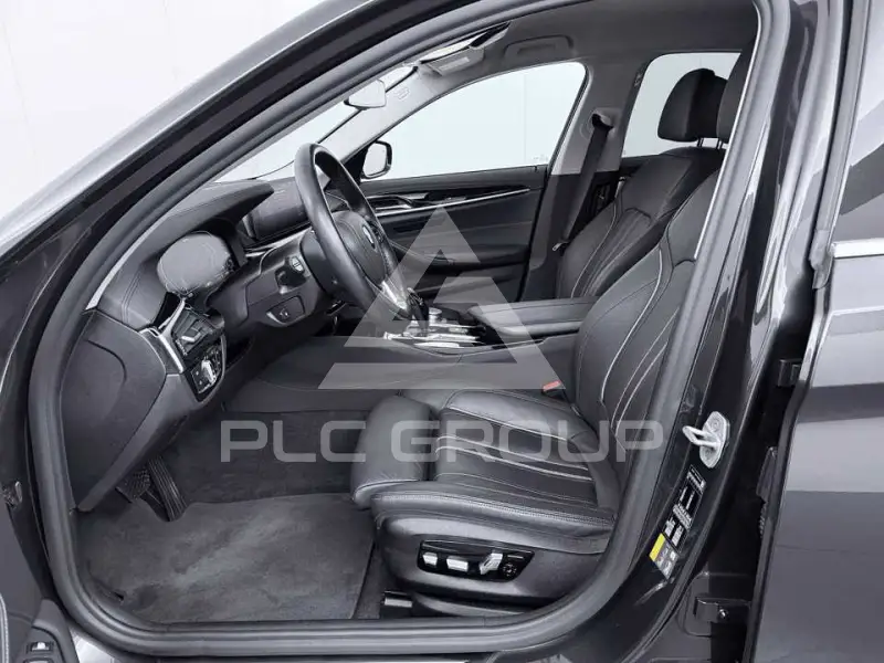 2020 BMW 523