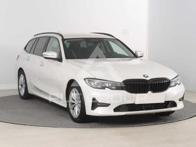 2020 BMW 330