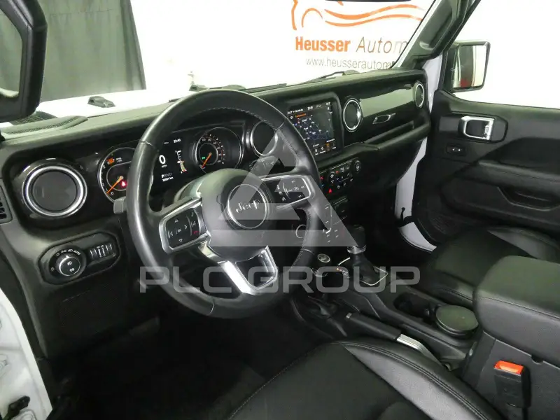 2020 Jeep WRANGLER
