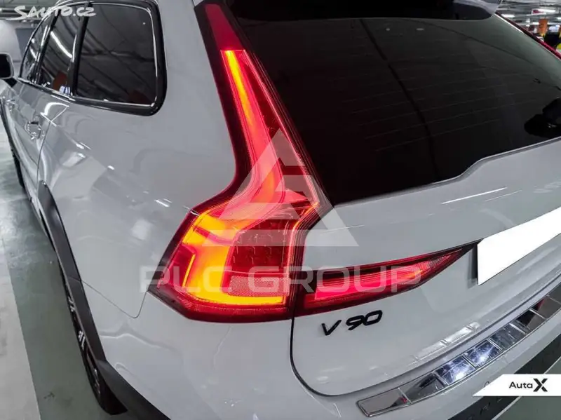 2020 Volvo V90