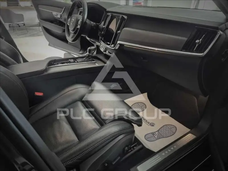 2020 Volvo V90