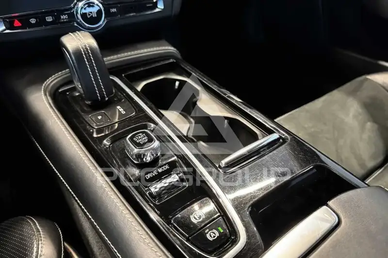 2020 Volvo V90