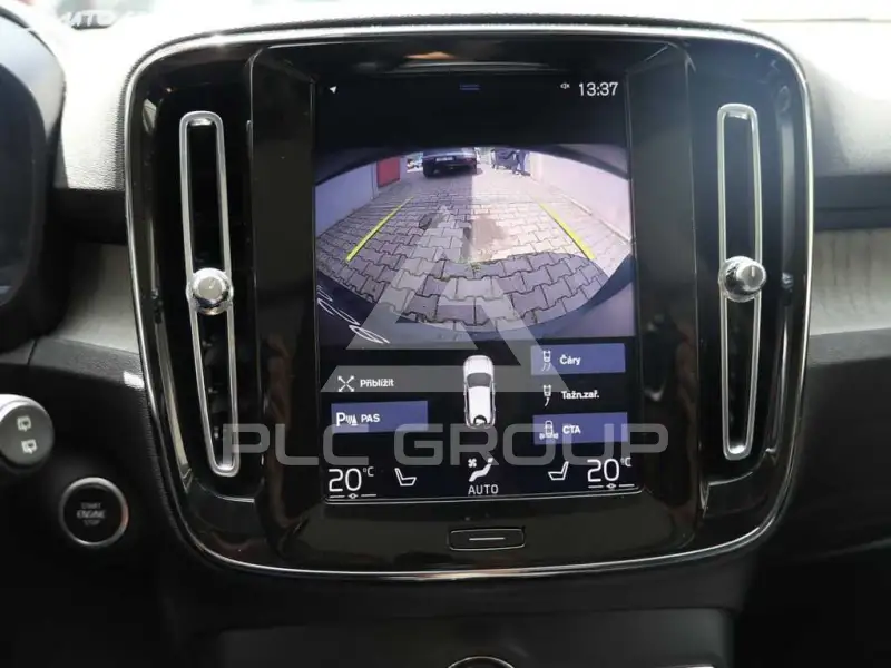 2020 Volvo XC40