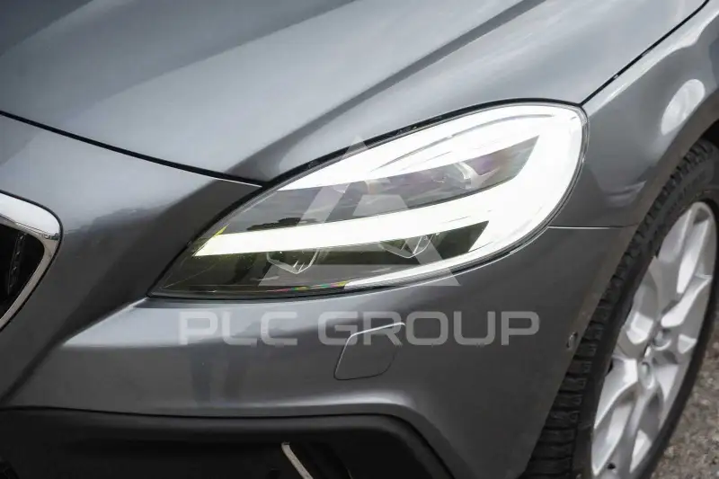 2020 Volvo V40