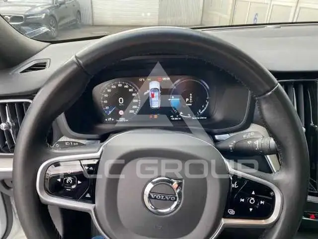2020 Volvo V60