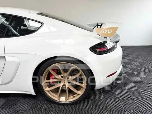 2020 Porsche Cayman