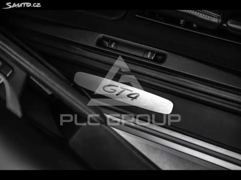 2020 Porsche Cayman