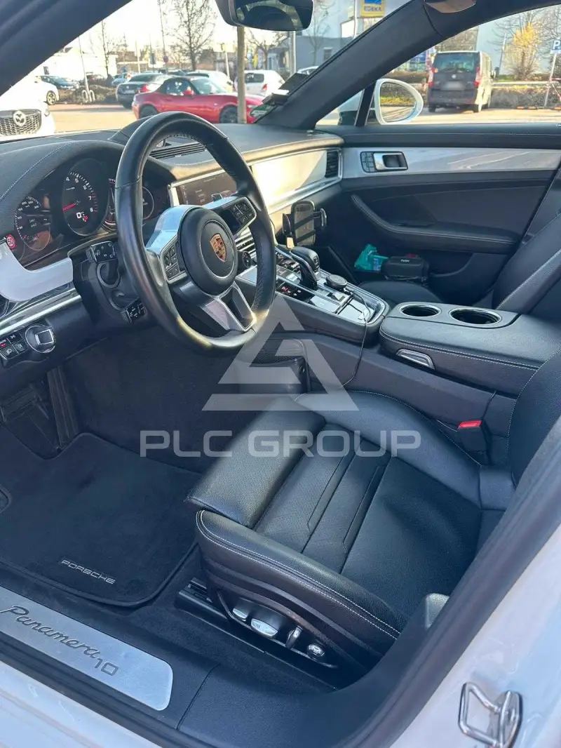 2020 Porsche Panamera