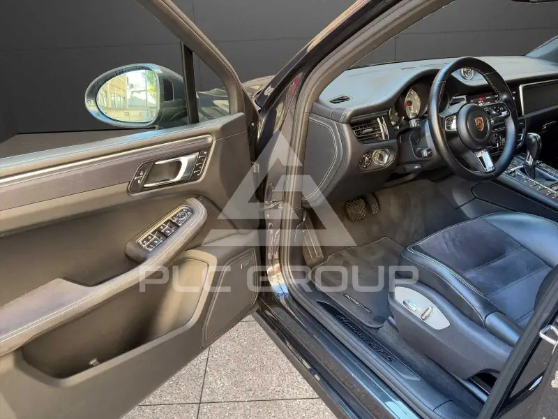 2020 Porsche MACAN