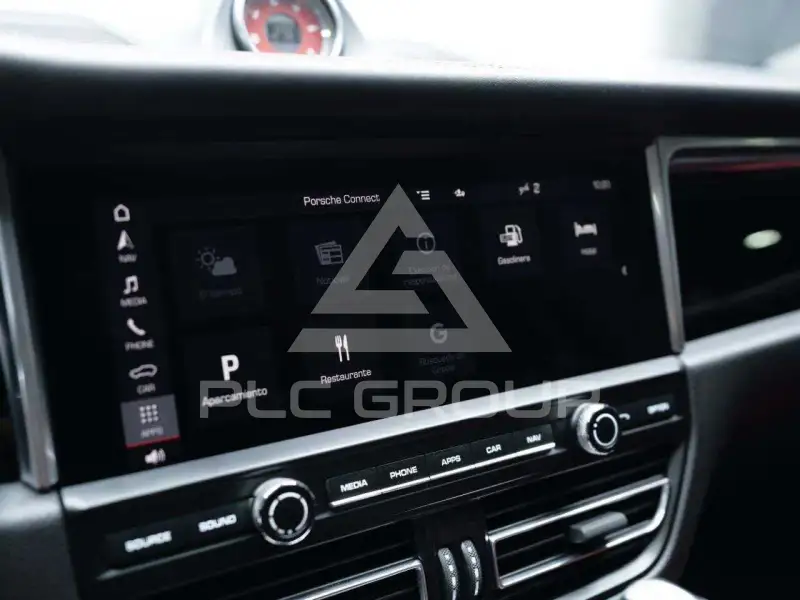 2020 Porsche MACAN