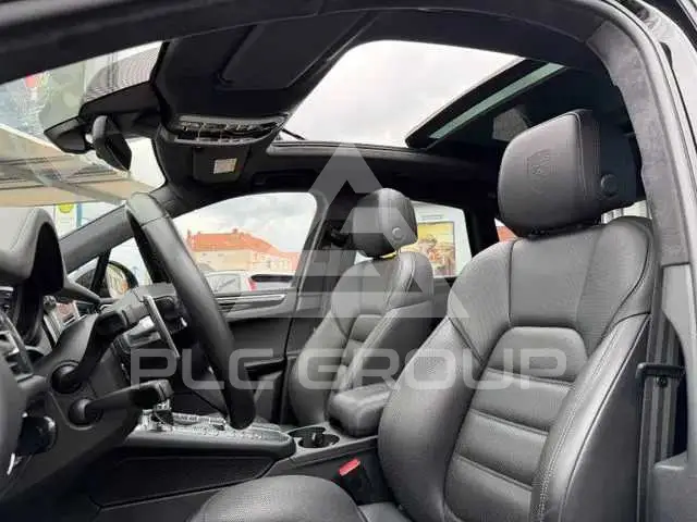 2020 Porsche MACAN