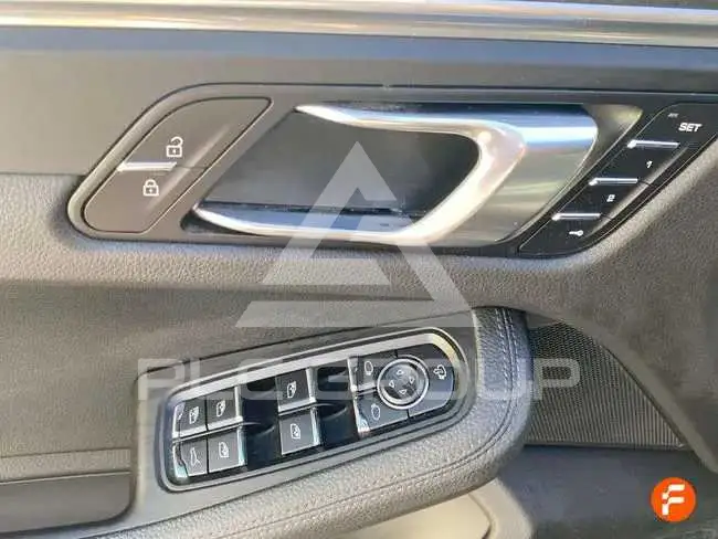 2020 Porsche MACAN