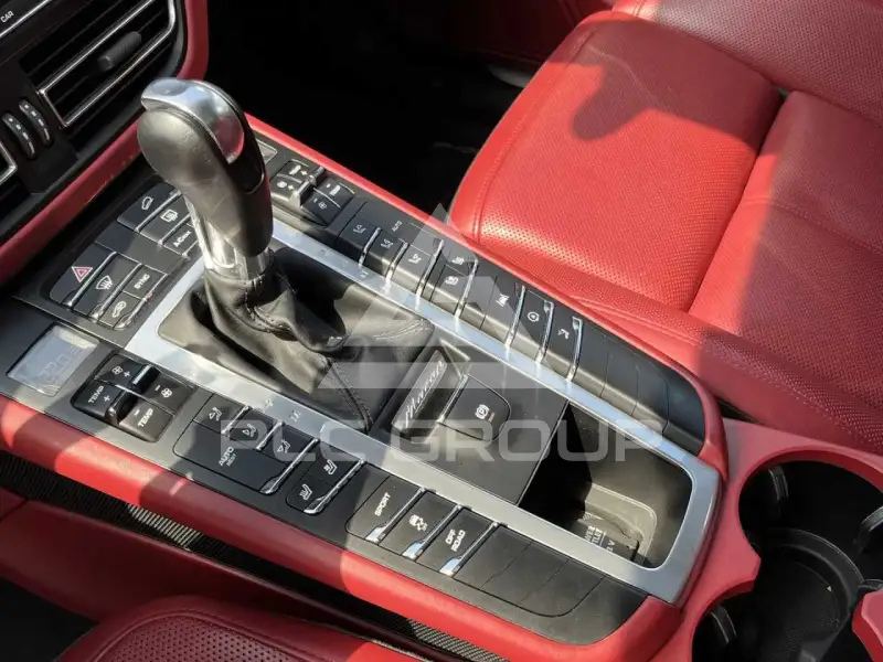 2020 Porsche MACAN