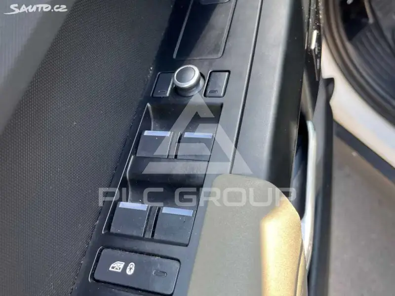 2020 Land Rover DEFENDER