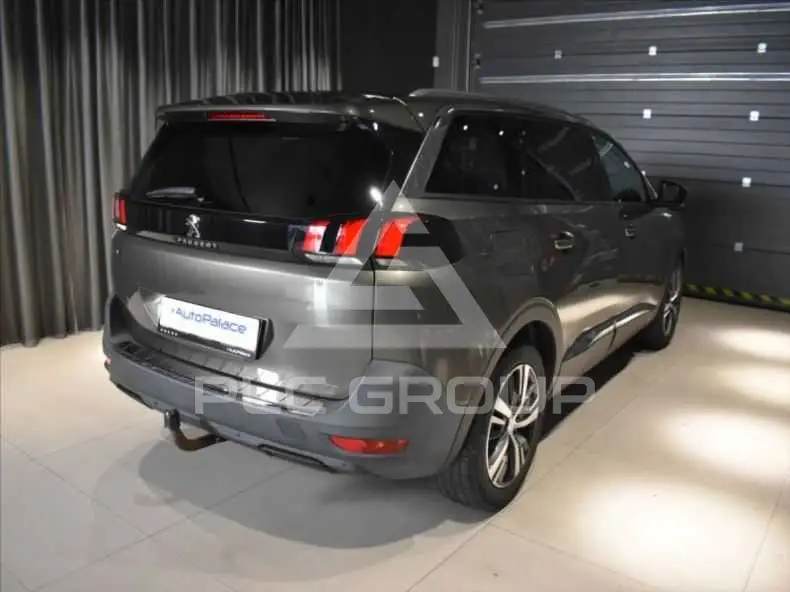 2020 Peugeot 5008