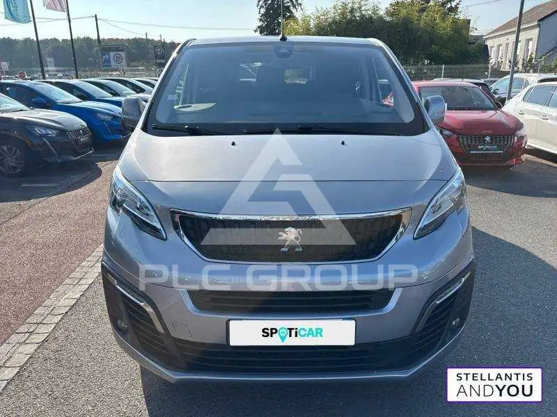 2020 Peugeot Traveller