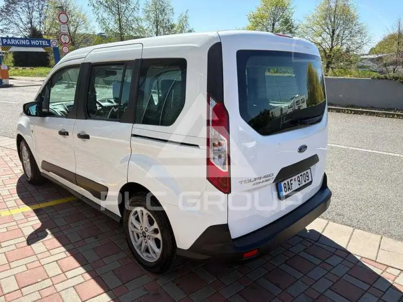 2020 Ford Tourneo