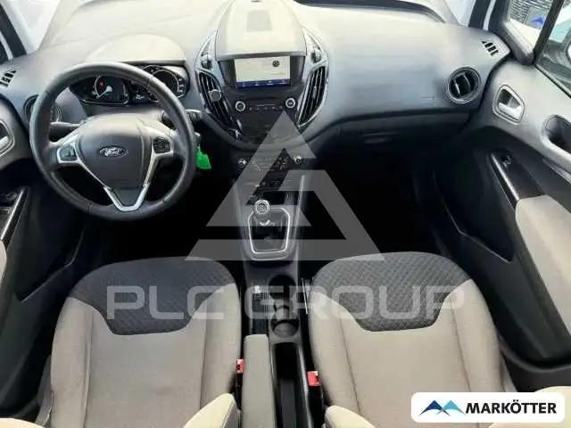 2020 Ford Tourneo
