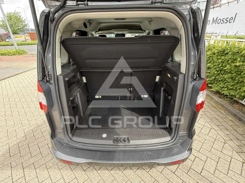 2020 Ford Tourneo