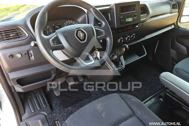 2020 Renault Master